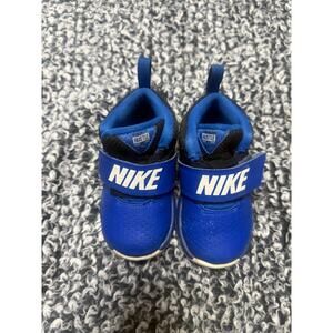 Boys Nike shoes. Size 7c. GUC